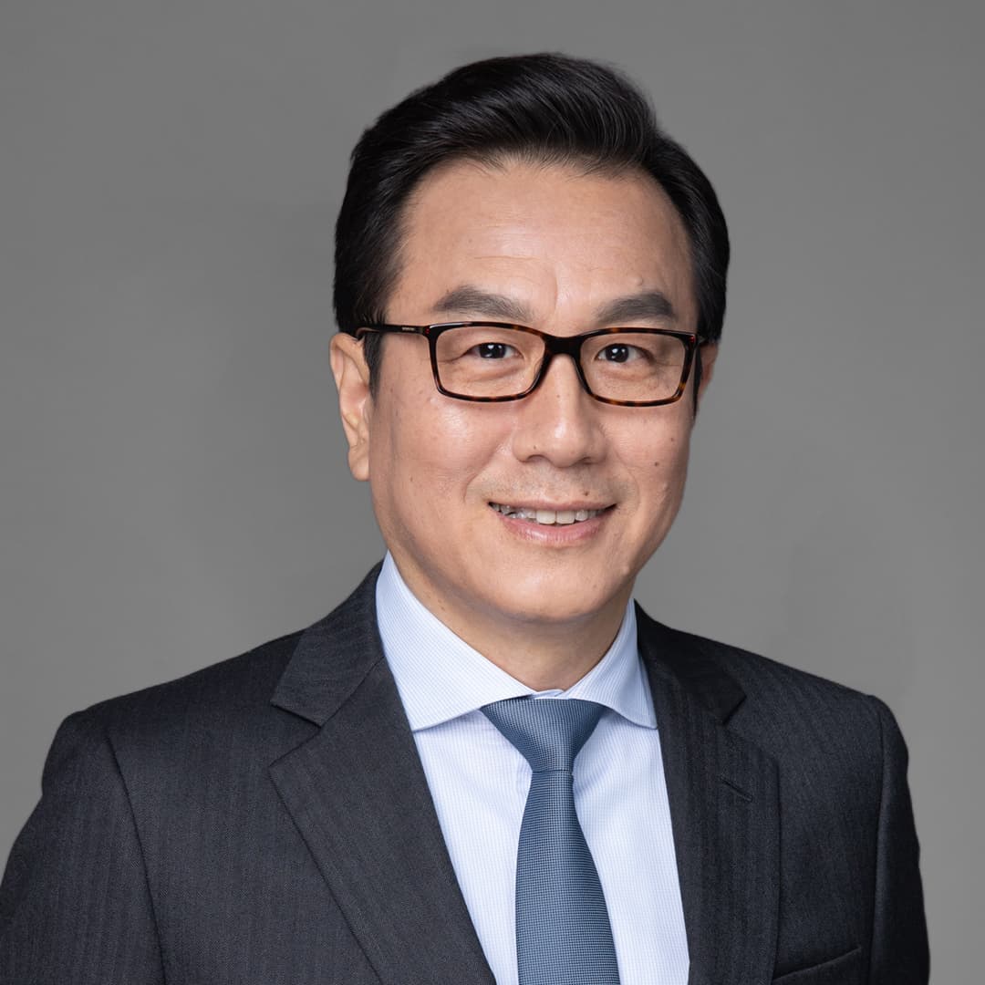 Leadership Portrait - Tigermed Contract Research Organization CRO executive management team photo